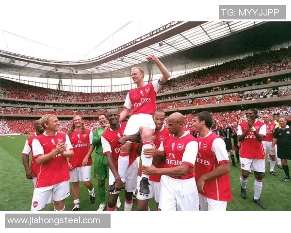 足球巨星影子融合为一体 打破常规展现无尽魅力