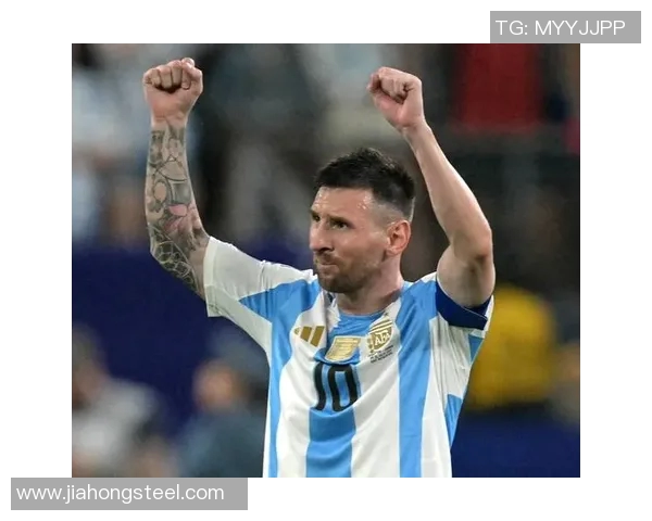 足球球星笔下的传奇与梦想：他们如何用行动书写伟大的足球故事